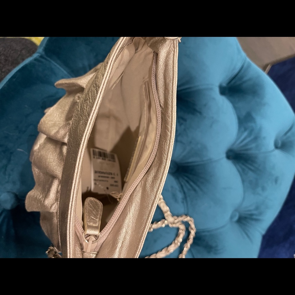 NWT Le Château Ruffle Purse - Picture 6 of 6